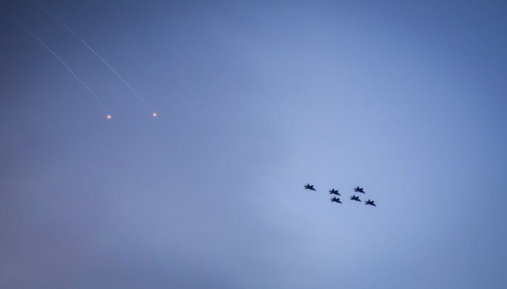 Six F-35 from the Royal Norwegian Air Force practicing formation flying over Bodø.