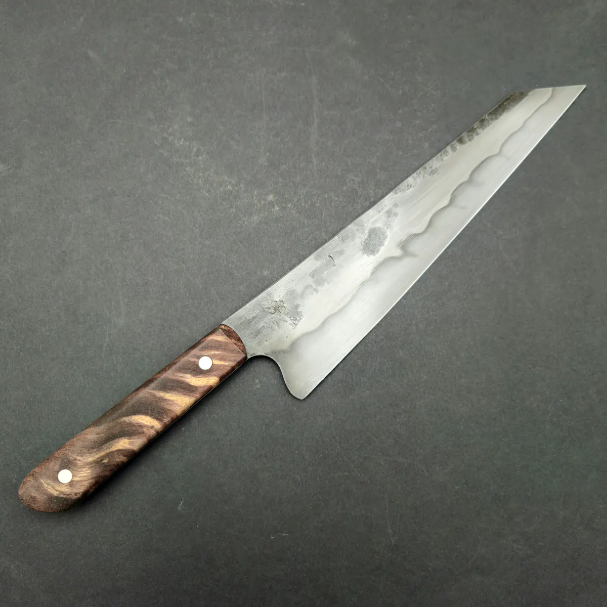 Kanji Knives - Handgeschmiedetes Gyuto mit Hamon II