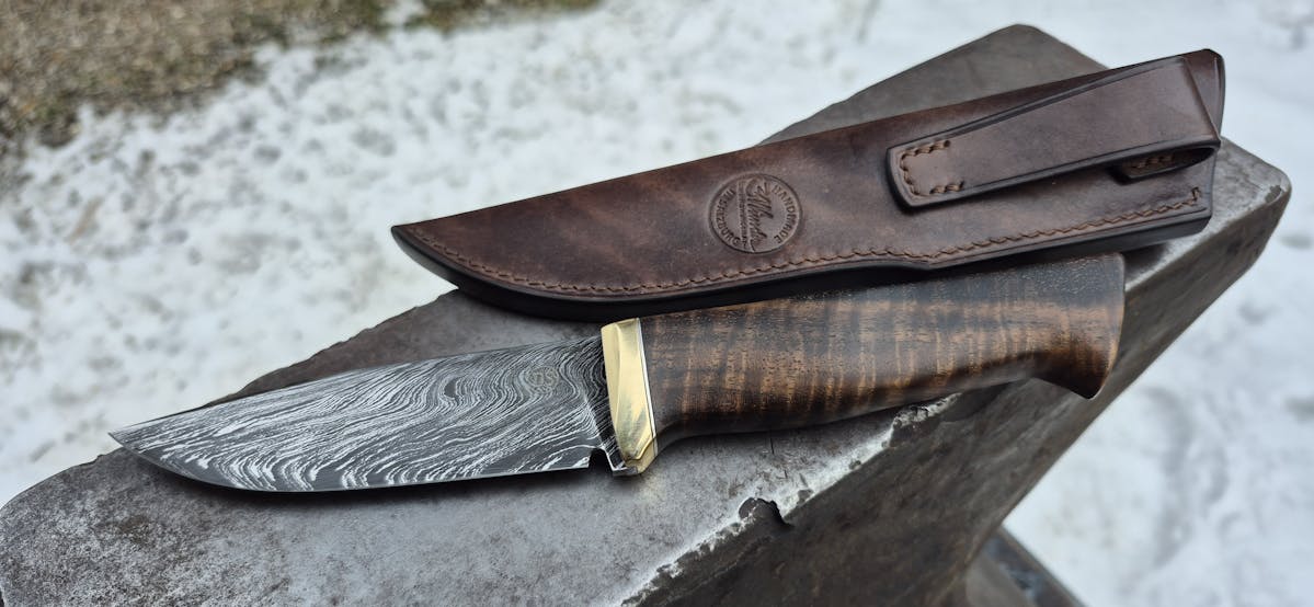 Schwarz Blades - Jagdmesser - halber Federdamast - Claro Walnuss