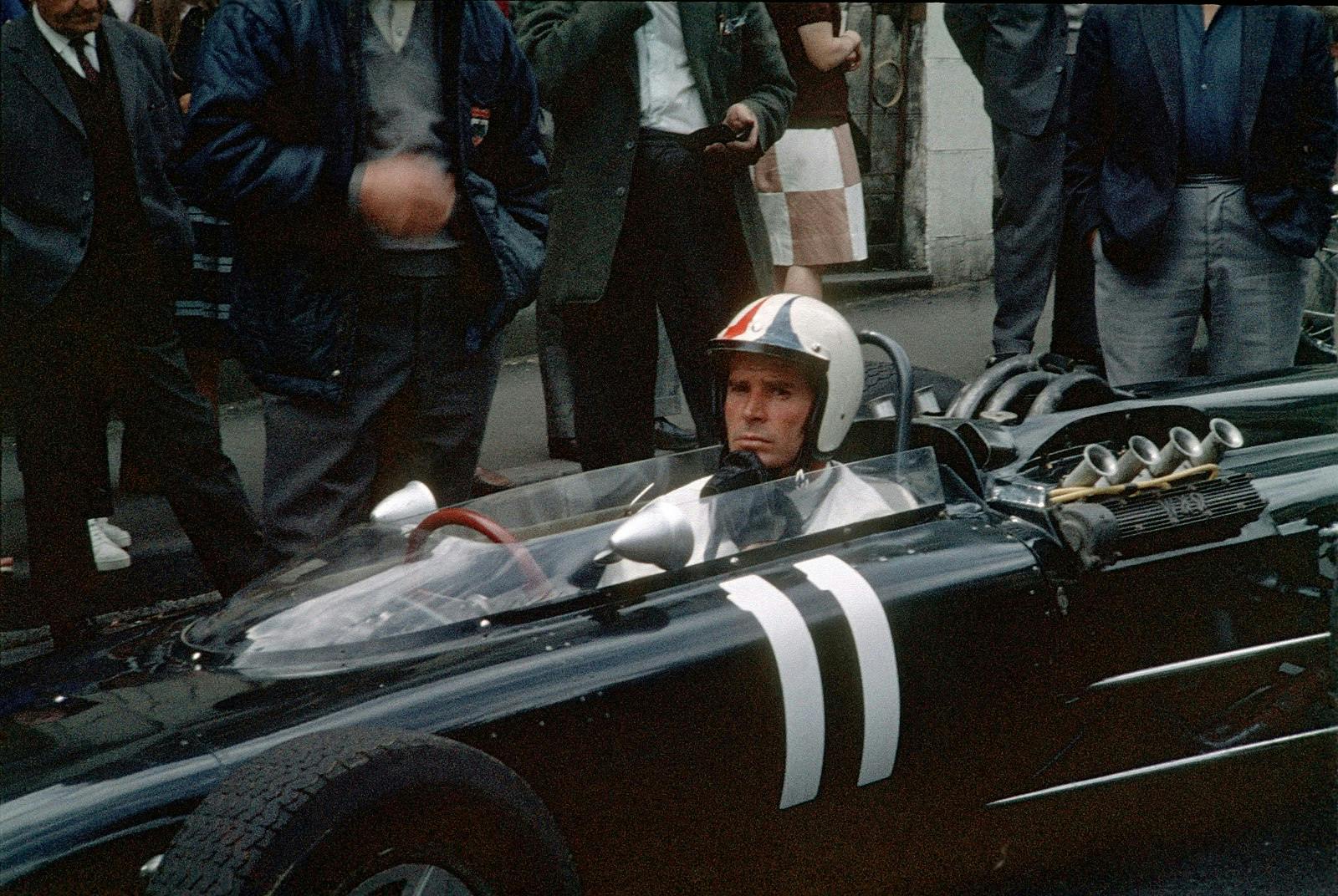 American Public dom actor James Garner during filming of Grand Prix 1966 in Royat near the Charade circuit. Public domain.