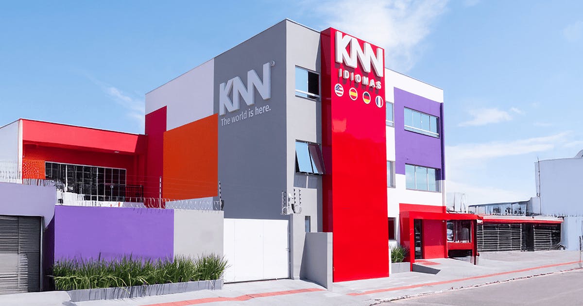Imagem da fachada de uma escola KNN Master