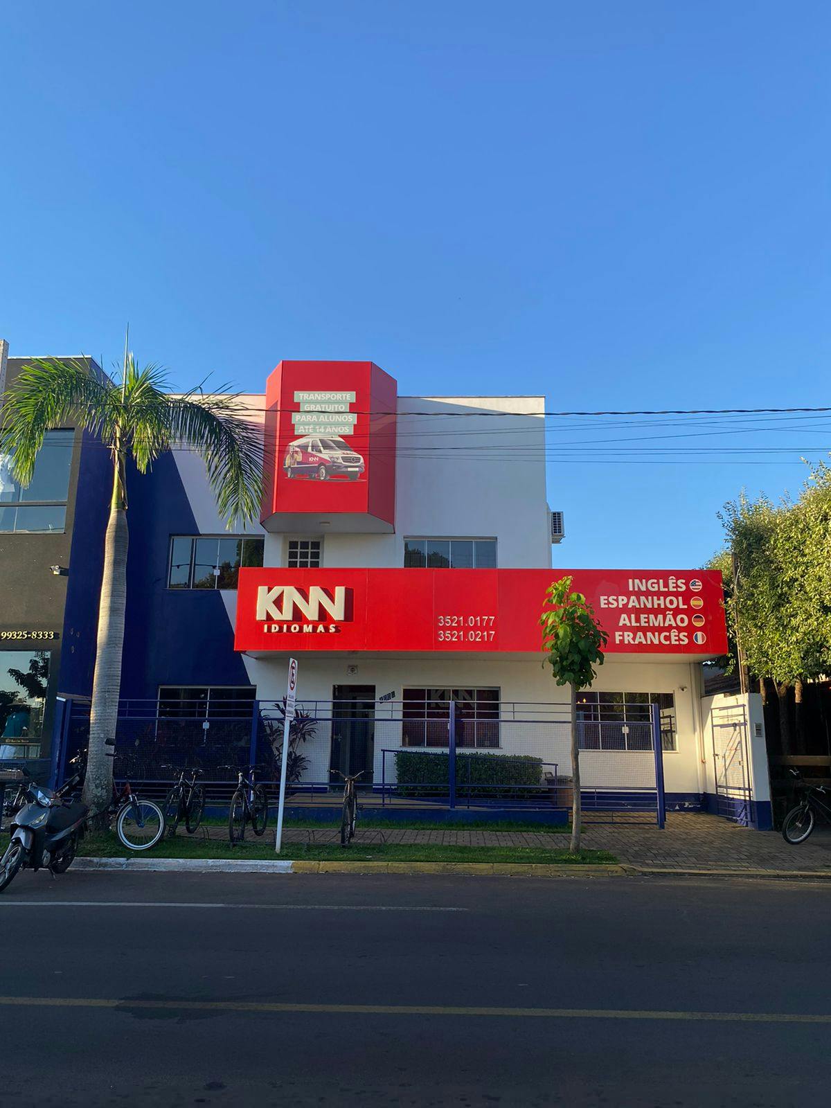 Fachada escola KNN