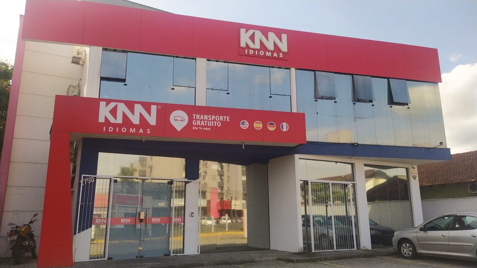 Fachada escola KNN