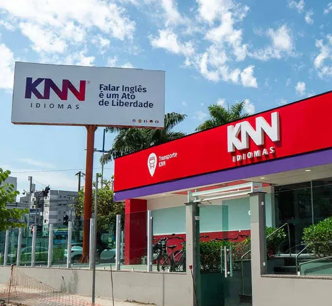 Imagem do exterior da escola de idiomas KNN.