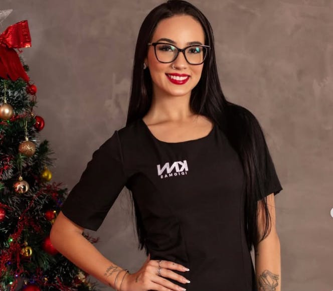 Foto da franqueada Giovanna, Diretora da KNN Idiomas Cianorte/PR.