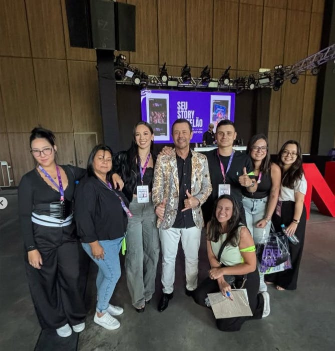 Foto da equipe KNN Idiomas Cianorte com o fundador e CEO da KNN, Reginaldo Boeira.