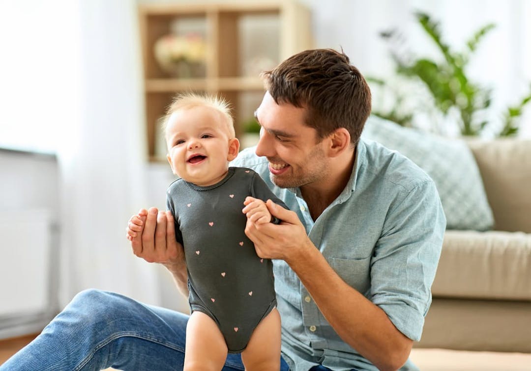 glad bebis och pappa