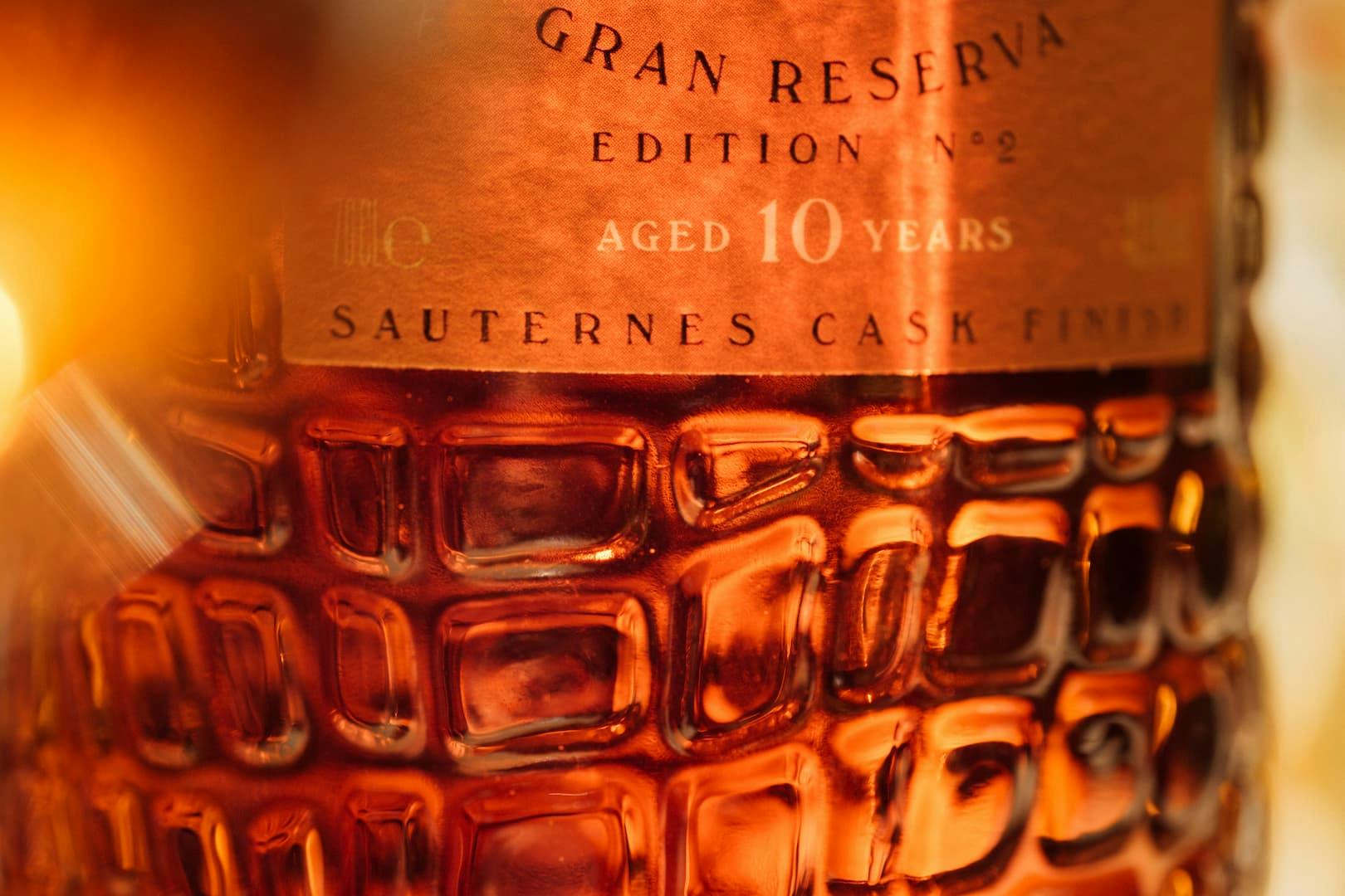 Plan très serré de la bouteille Eminente Gran Reserva Edition N°2