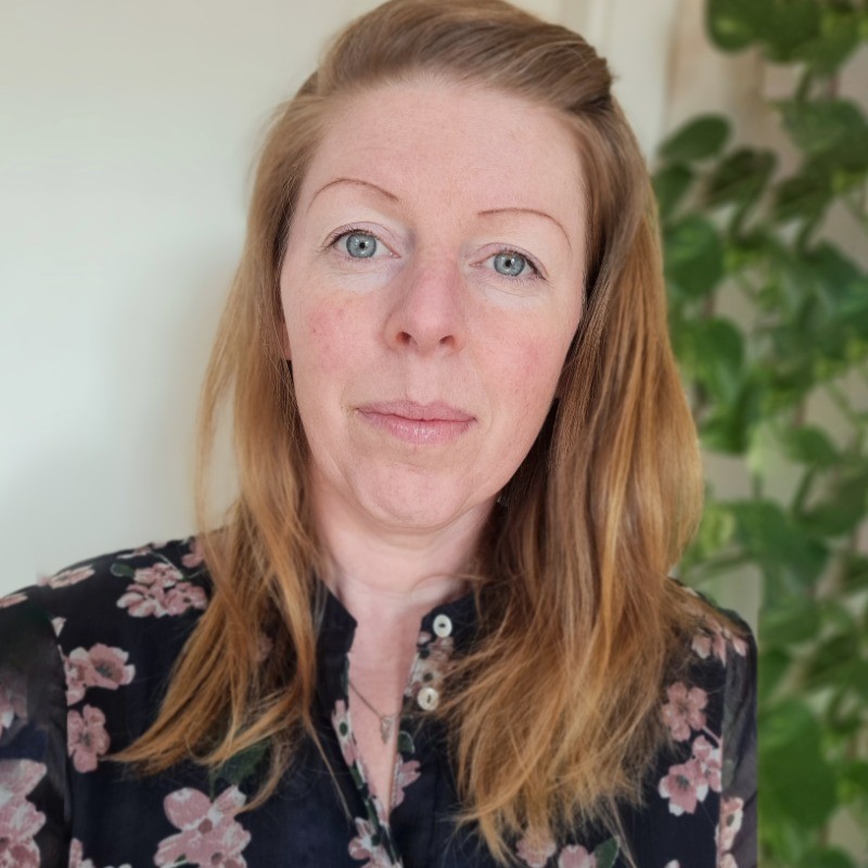 Porträttbild av Stina Sellin