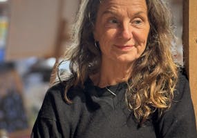 Gunilla Christiansson, med utställningen Kveiar