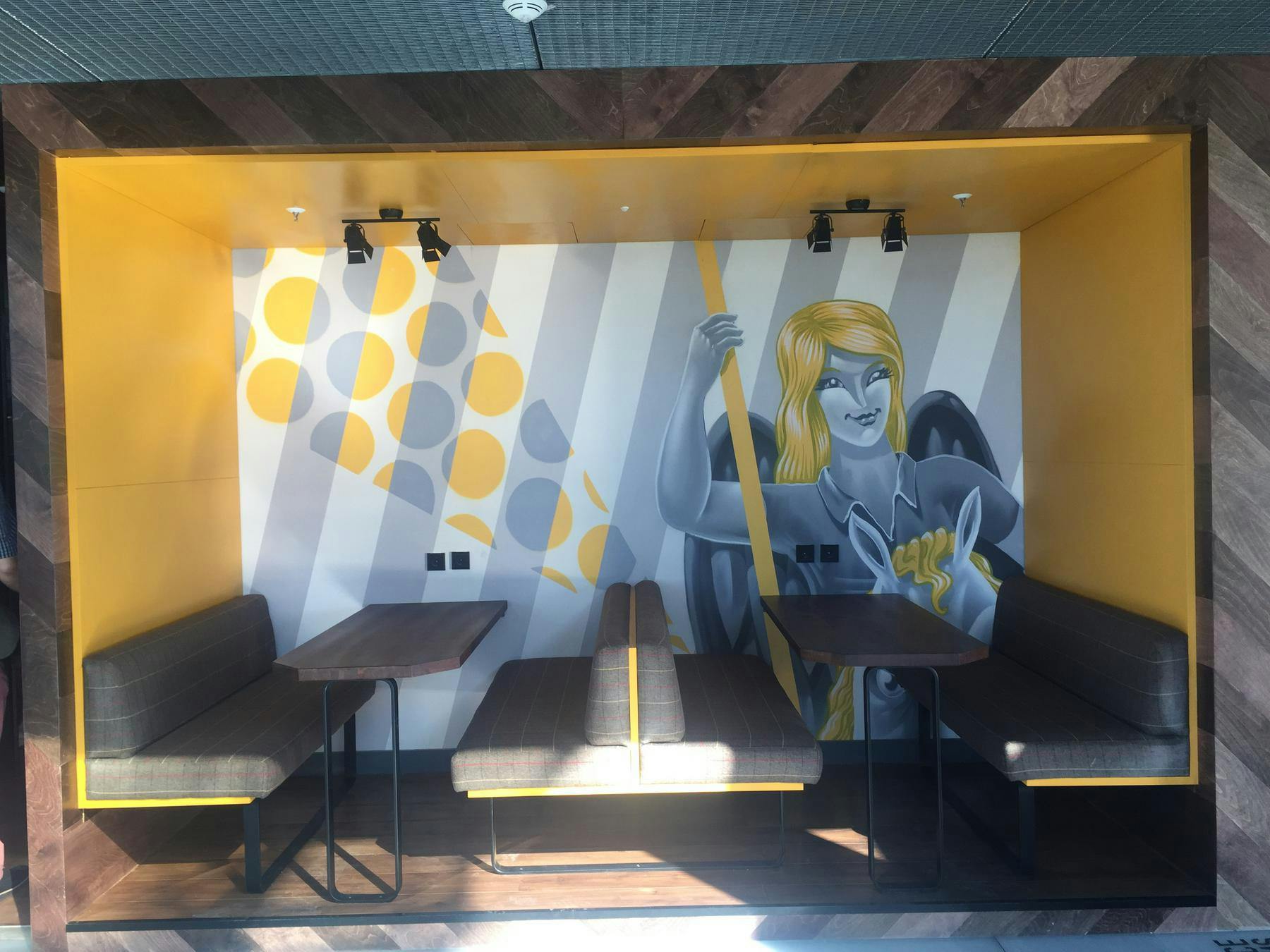 wework_open_meeting_booth2