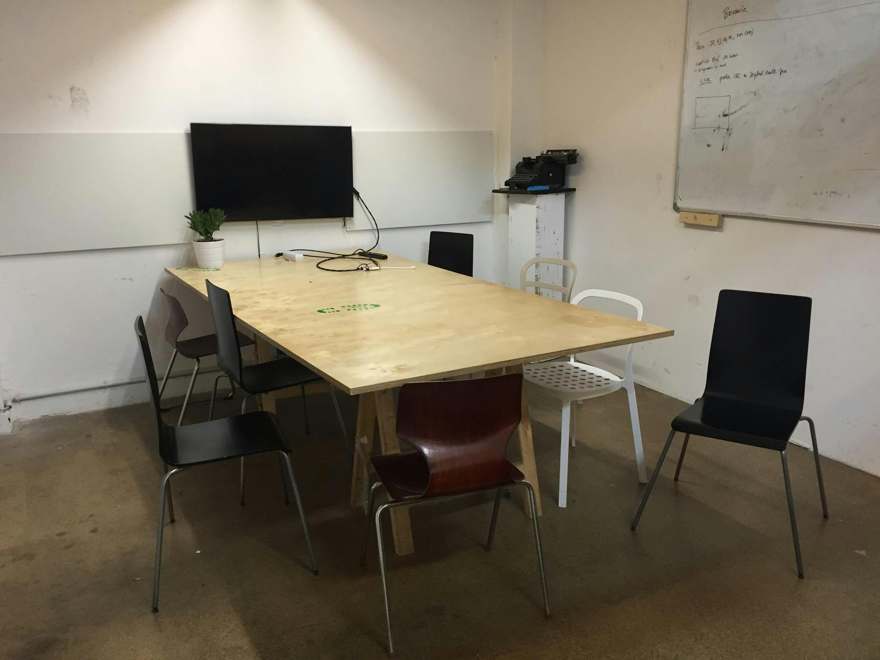 rainmaking_loft_meetingroom_gg3
