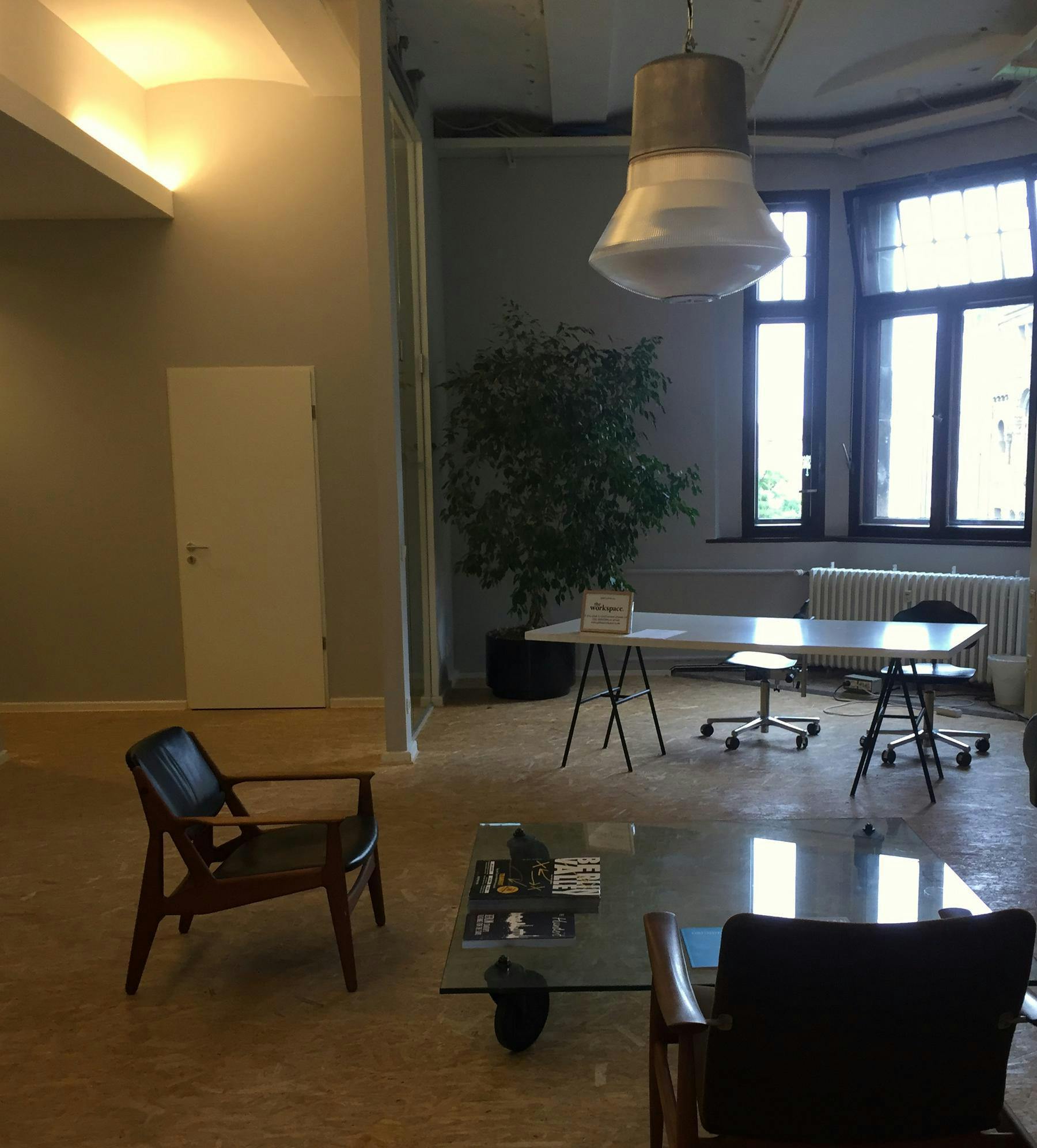 workspace_reception2