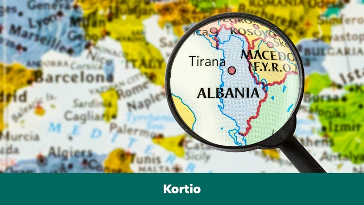 Nordmenn velger billigere reisedestinasjoner 2024 - Interessen for Albania øker mest