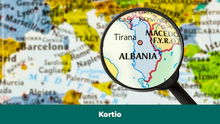 Nordmenn velger billigere reisedestinasjoner 2024 - Interessen for Albania øker mest