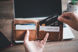 Hva er viktig å tenke på når man skal velge kredittkort?