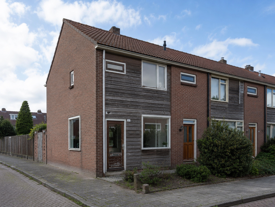 Voor: Hoekwoning in Almelo