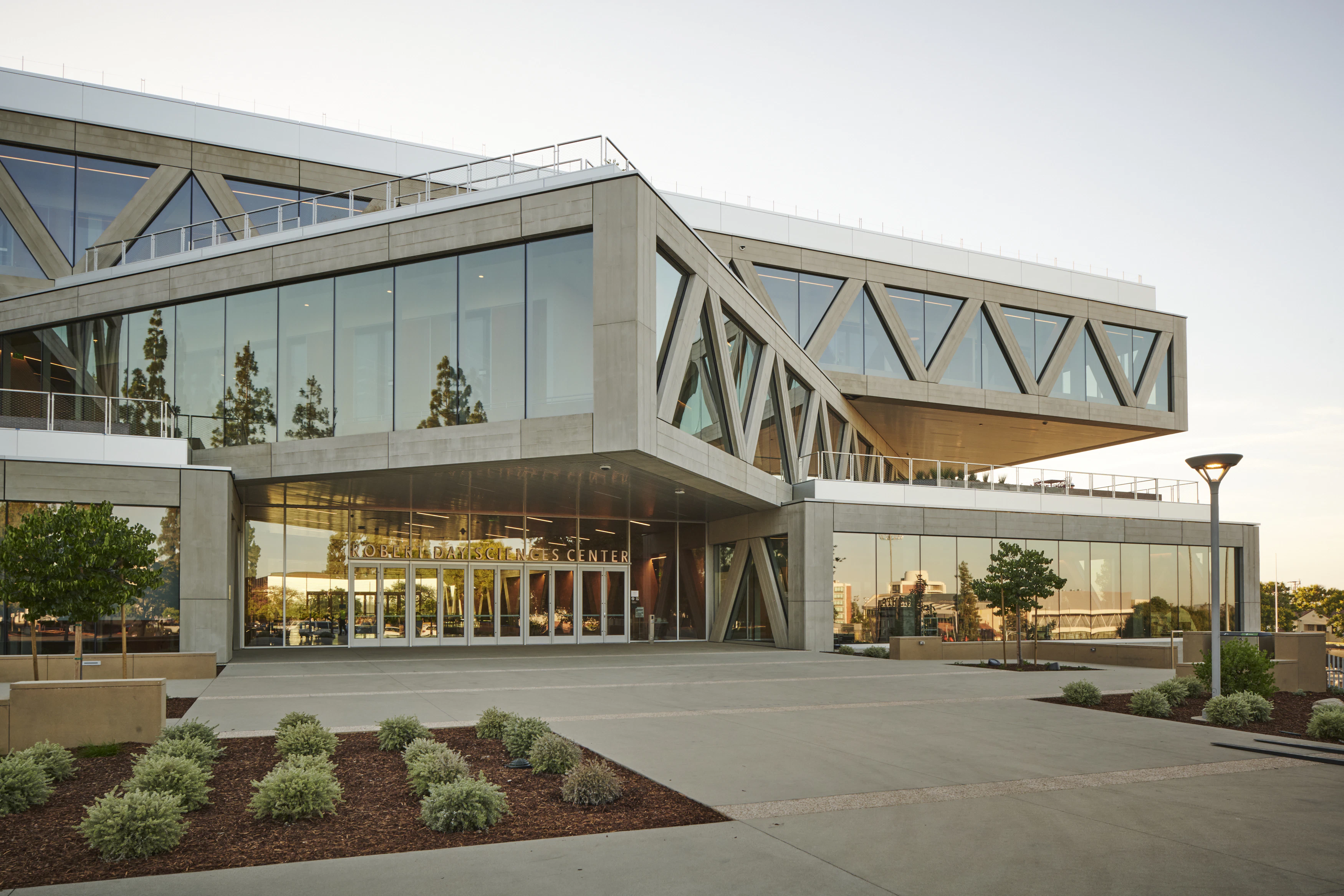 KPRS Projects: Claremont McKenna College - Robert Day Sciences Center