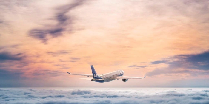 SAS flygplan i luften