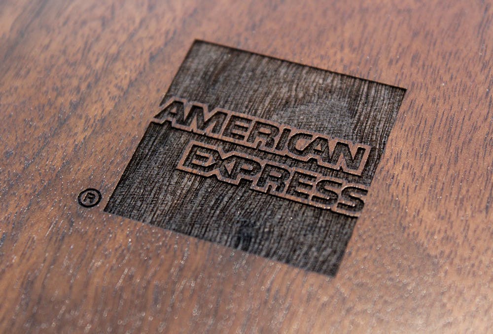 American Express Platinum finns nu i metall 
