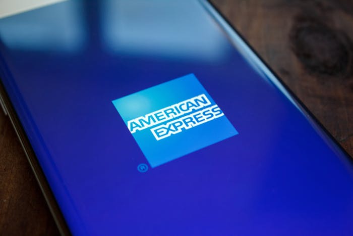 American Express logotyp på telefon