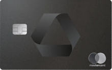 Eine schicke schwarze Kreditkarte mit Commerzbank Logo von Mastercard.