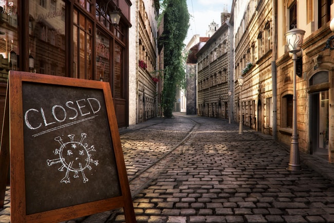 Coronautbrottet har inte bara fört med sig tråkigheter. Vi har fått ett kunskapslyft när det gäller digitala möte, seminarier och undervisning. Foto: Corona Borealis Studio/Shutterstock.com