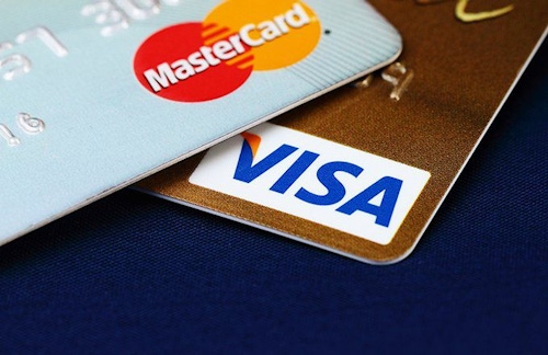 Visa og Mastercard øker gebyrene
