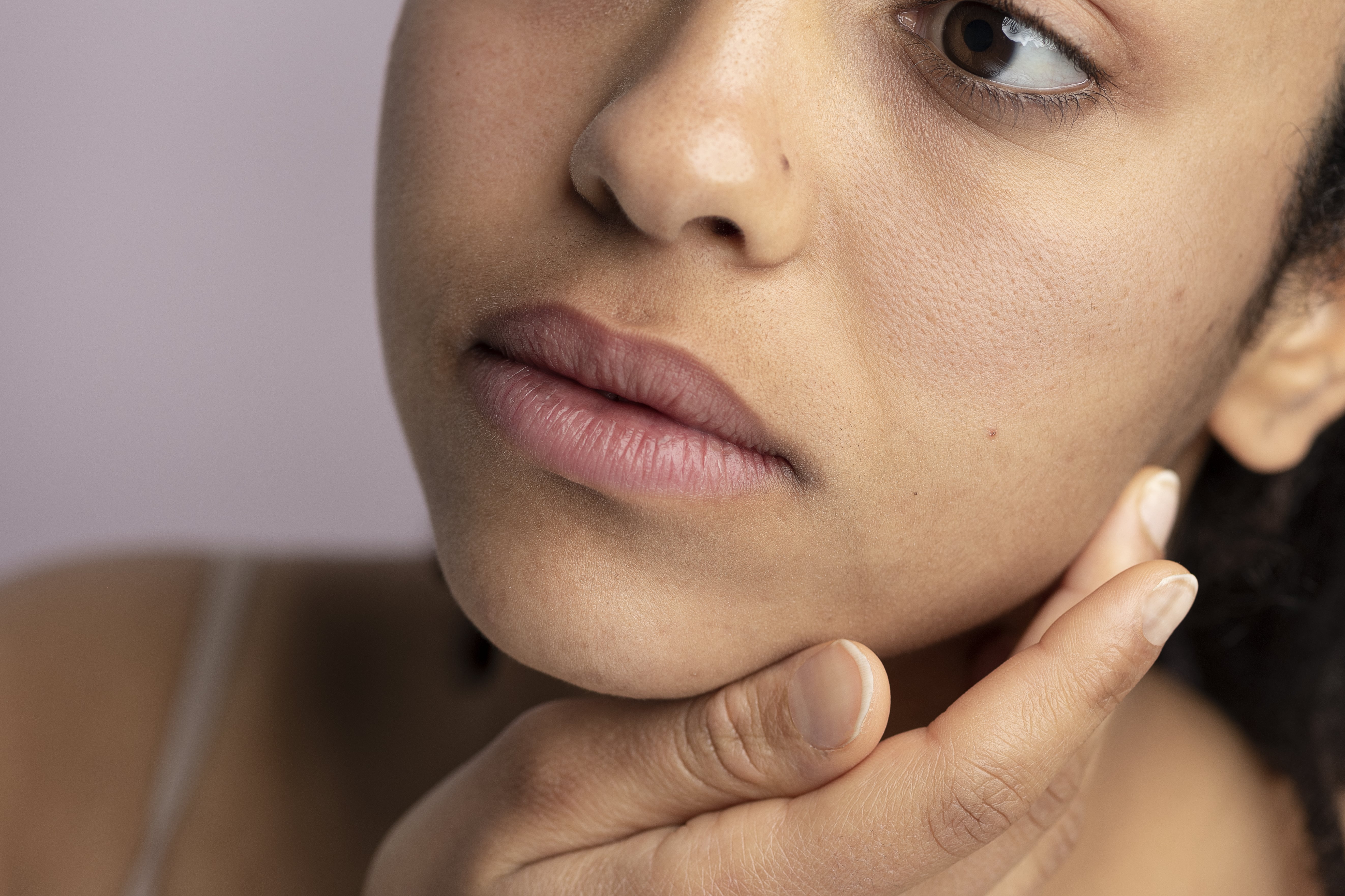 Dehumidifier for dry skin and hair