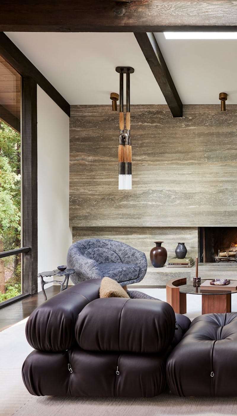 Kristen-Peña-Interiors-Woodside-Home-Living-Room-Couch