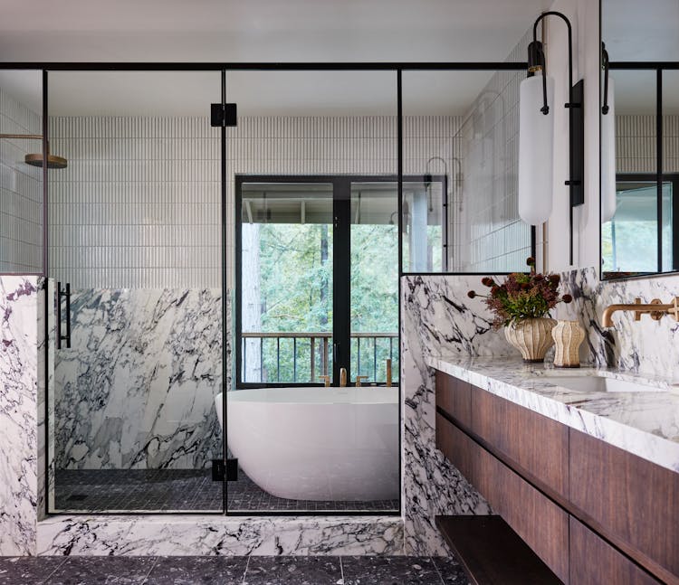 Kristen-Peña-Interiors-Woodside-Home-Bathroom-Bathtub