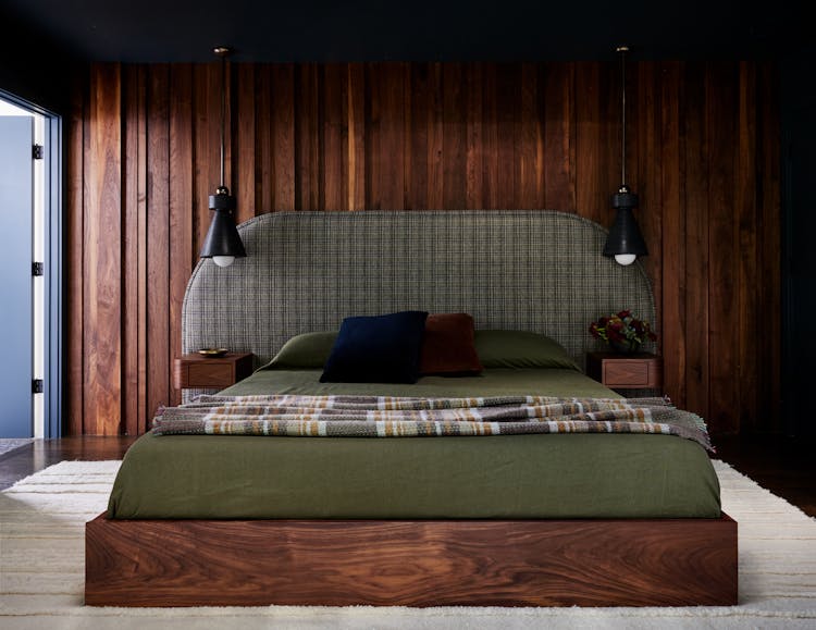 Kristen-Peña-Interiors-Woodside-Home-Bedroom-Bed