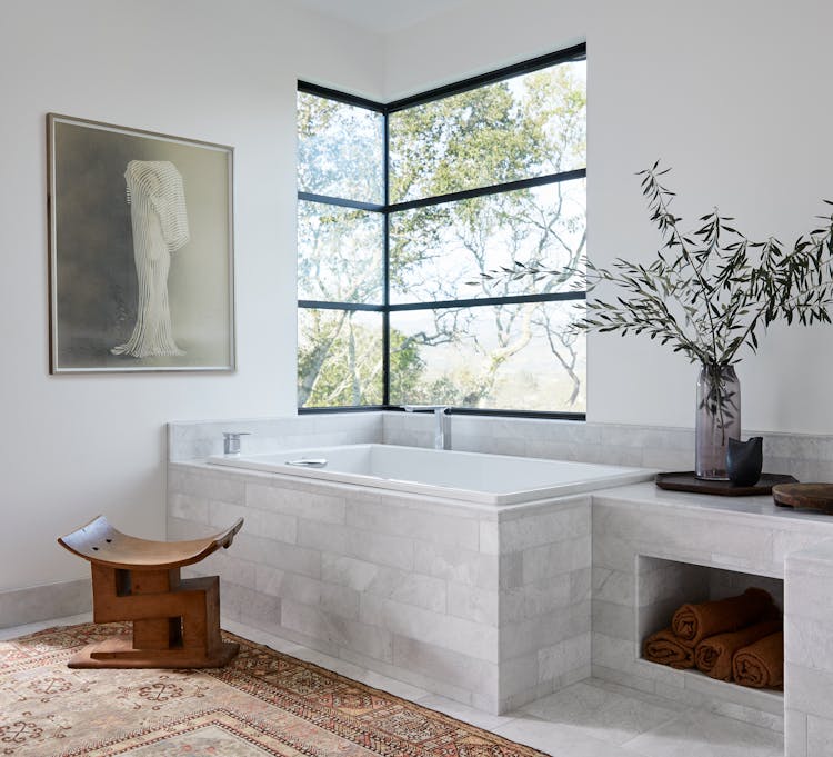 Kristen-Peña-Interiors-Napa-Home-Bathroom-Bathtub
