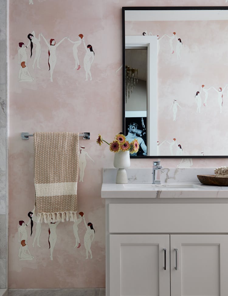 Kristen-Peña-Interiors-Napa-Home-Bathroom-Walls