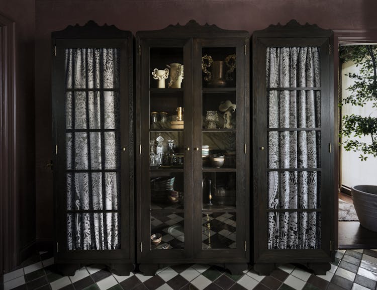Kristen-Peña-Interiors-San-Francisco-Decorators-Showcase-2024-Dining-Room-Cabinet