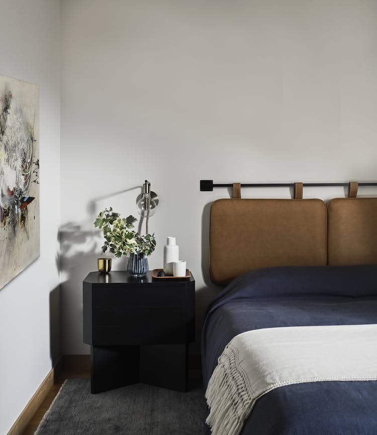 Kristen-Peña-Interiors-26th-Street-Home-Bed-Nightstand