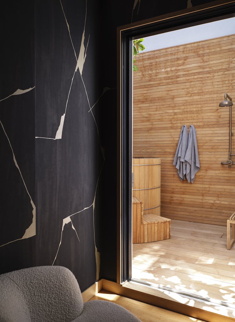 Kristen-Peña-Interiors-26th-Street-Home-Bed-Outdoor-Shower