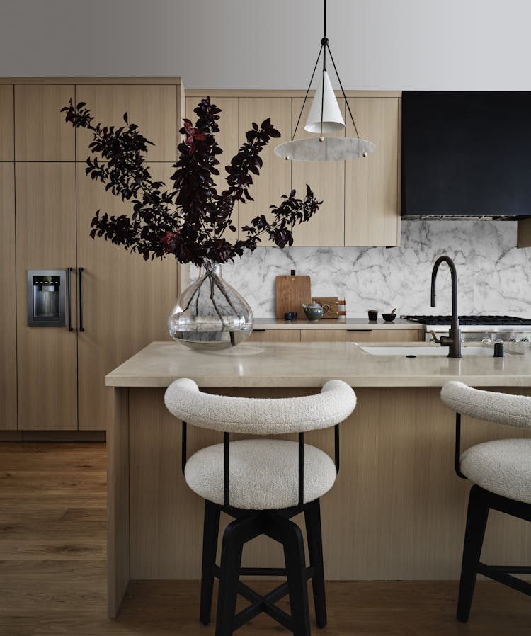 Kristen-Peña-Interiors-26th-Street-Home-Kitchen-Island