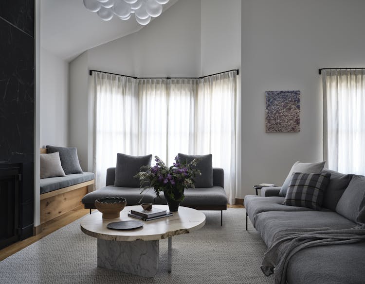 Kristen-Peña-Interiors-26th-Street-Home-Living-Room-Curtains