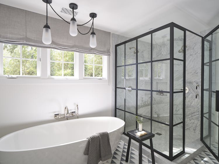 Kristen-Peña-Interiors-Burlingame-Home-Bathroom-Tub