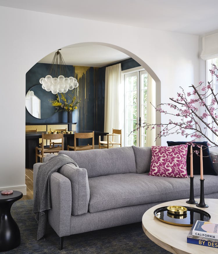 Kristen-Peña-Interiors-Burlingame-Home-Living-Room-Couch