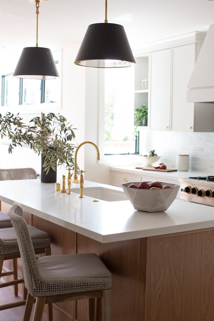 Kristen-Peña-Interiors-27th-Avenue-Home-Kitchen-Island