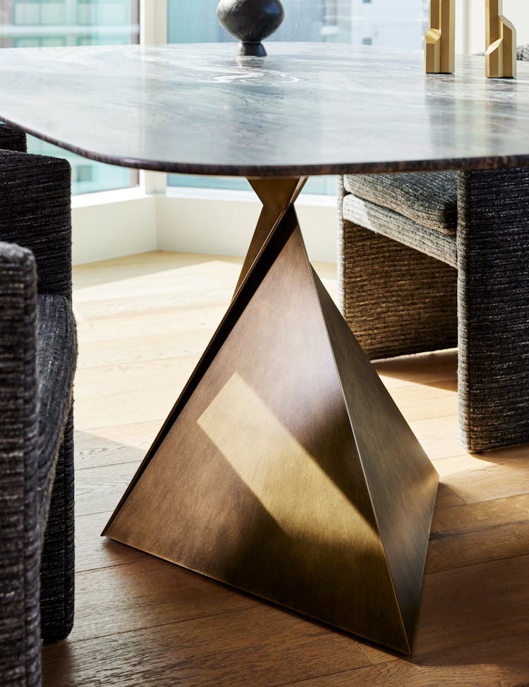 Kristen-Peña-Interiors-San-Francisco-Pied-A-Terre-Dining-Table