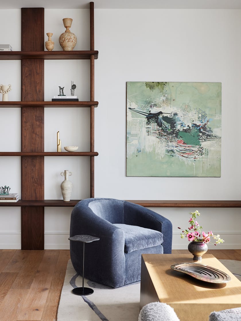 Kristen-Peña-Interiors-San-Francisco-Pied-A-Terre-Living-Room-Bookshelf