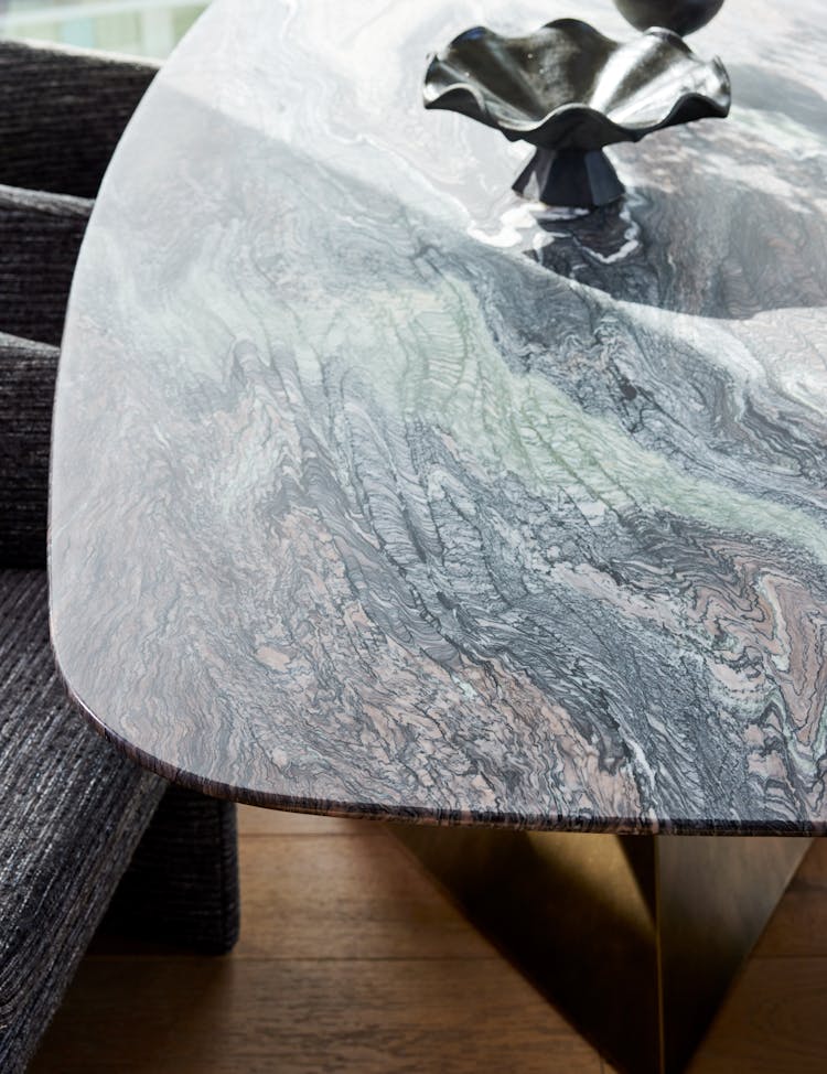 Kristen-Peña-Interiors-San-Francisco-Pied-A-Terre-Table-Design