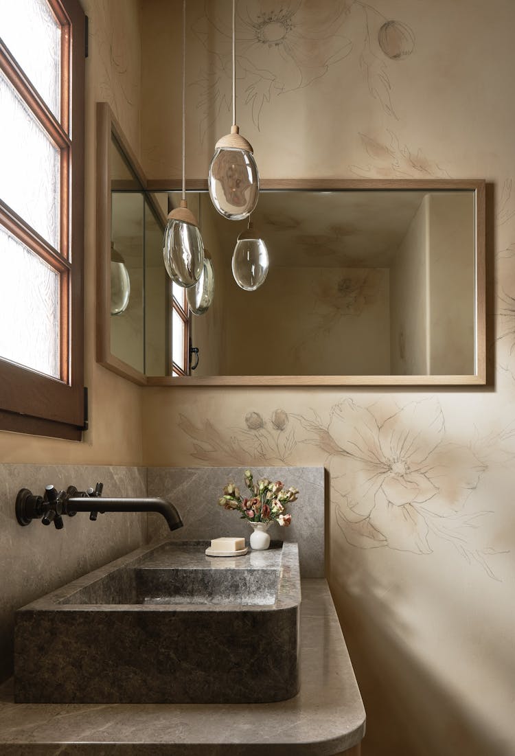 Kristen-Peña-Interiors-Miramar-Terrace-Home-Grand-Bathroom-Stone-Sink