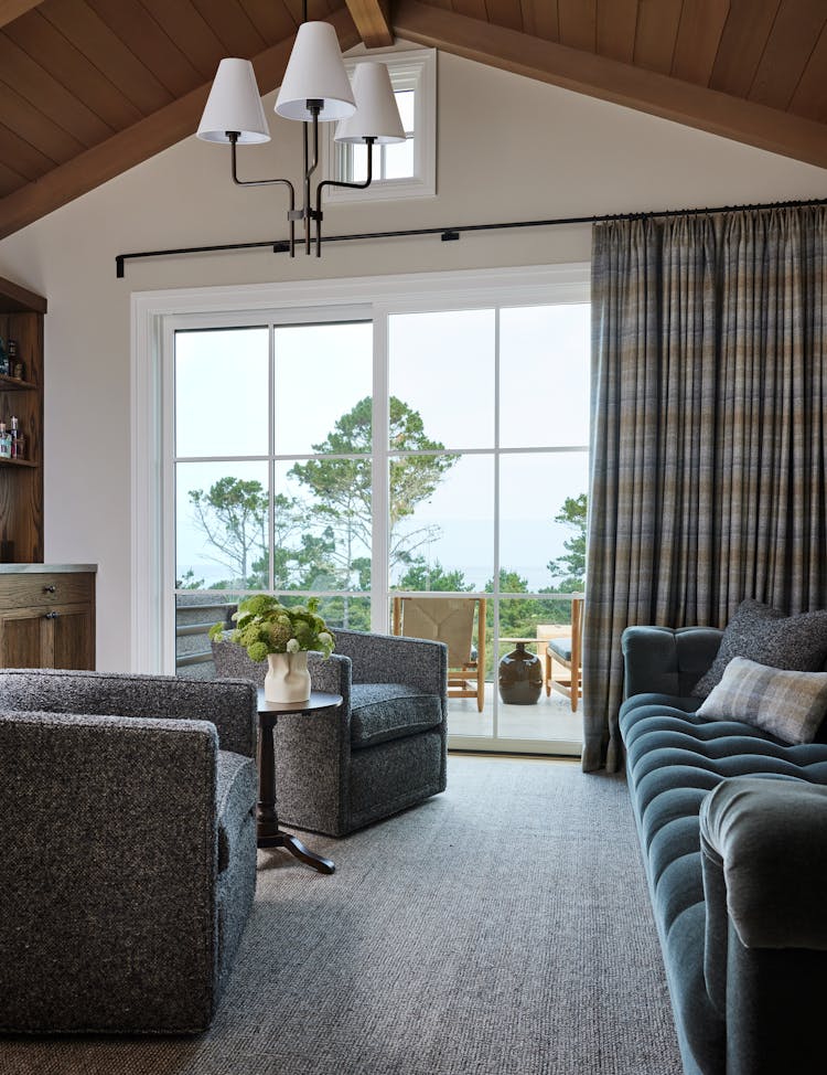 Kristen-Peña-Interiors-Pebble-Beach-Family-Home-Family-Room-Windows