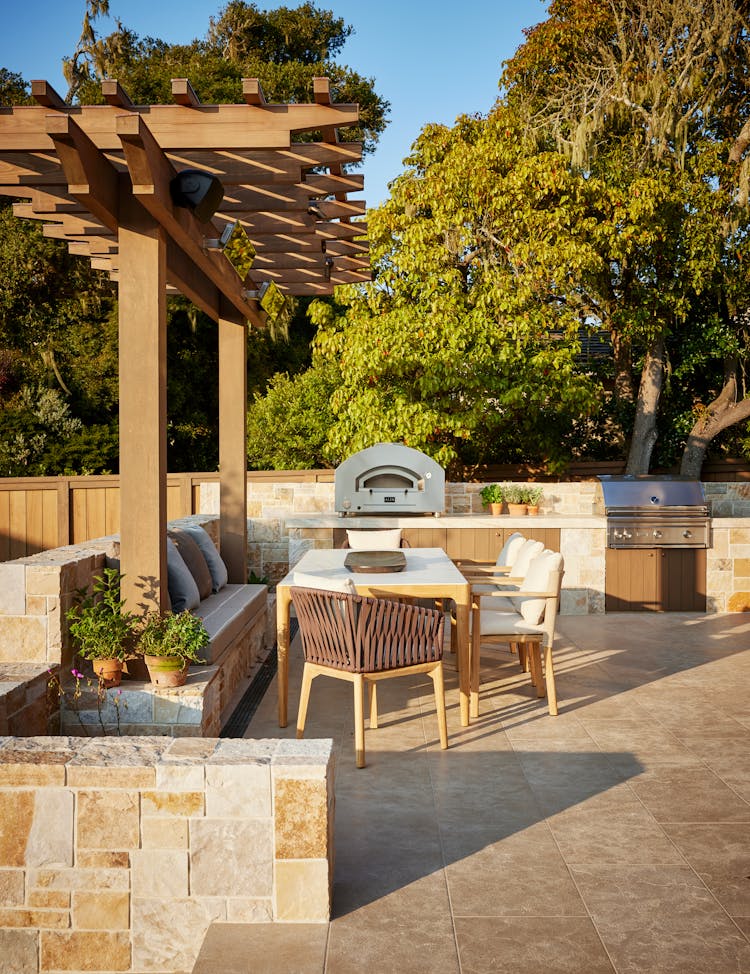 Kristen-Peña-Interiors-Pebble-Beach-Family-Home-Outdoor-Dining-Table