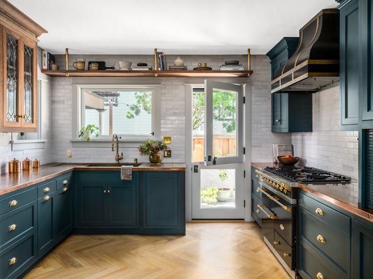 Kristen-Peña-Interiors-Pacific-Grove-Historic-Home-Kitchen-Cabinets