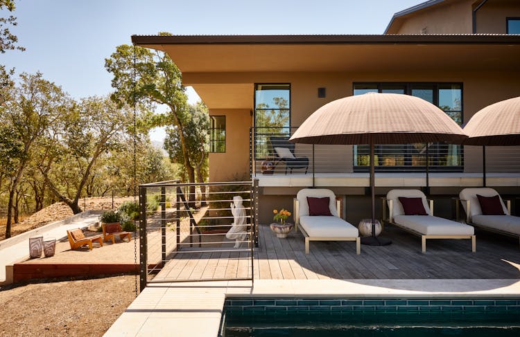 KInt.Dustin.Merkl.Napa_038Kristen-Peña-Interiors-Napa Home-Exterior Loungers